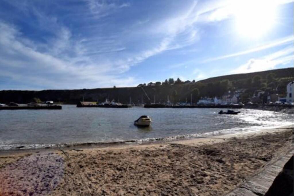 Stonehaven Ground Floor Home With A Spectacular Harbour View. 외부 사진